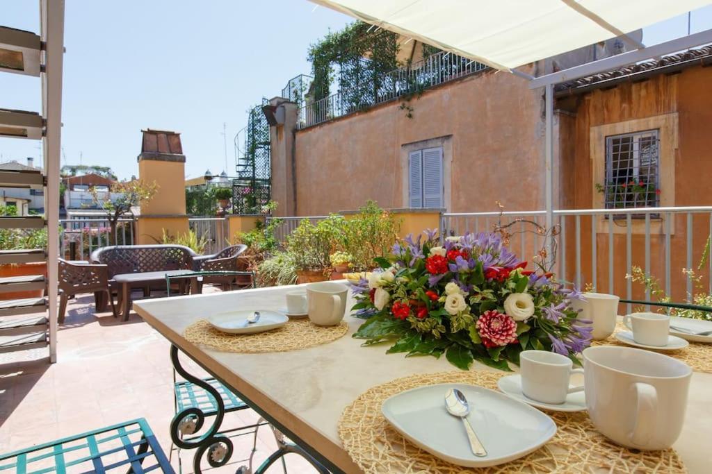 Apartment Vittoria Terrace Penthouse At The Spanish Steps